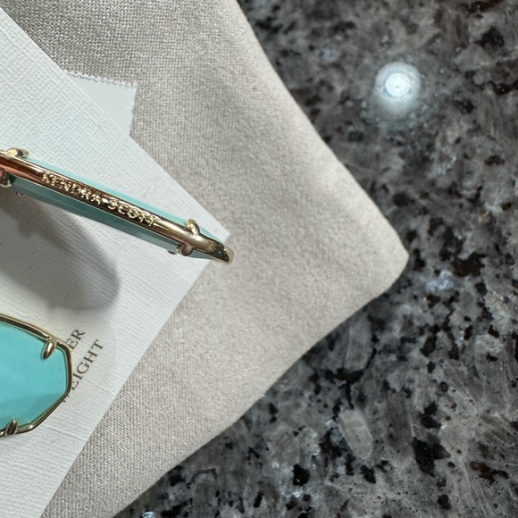 Kendra Scott Elle Faceted Drop Earrings Gold - Picture 8 of 8